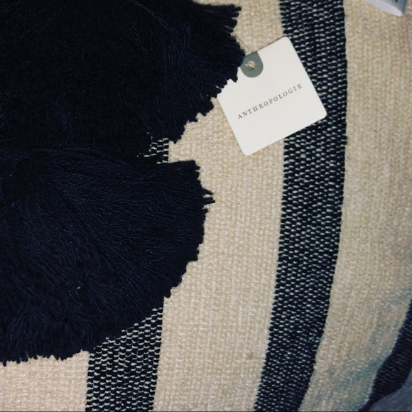 Nwt Anthropologie Woven Stripe Pom Blanket - Picture 3 of 5